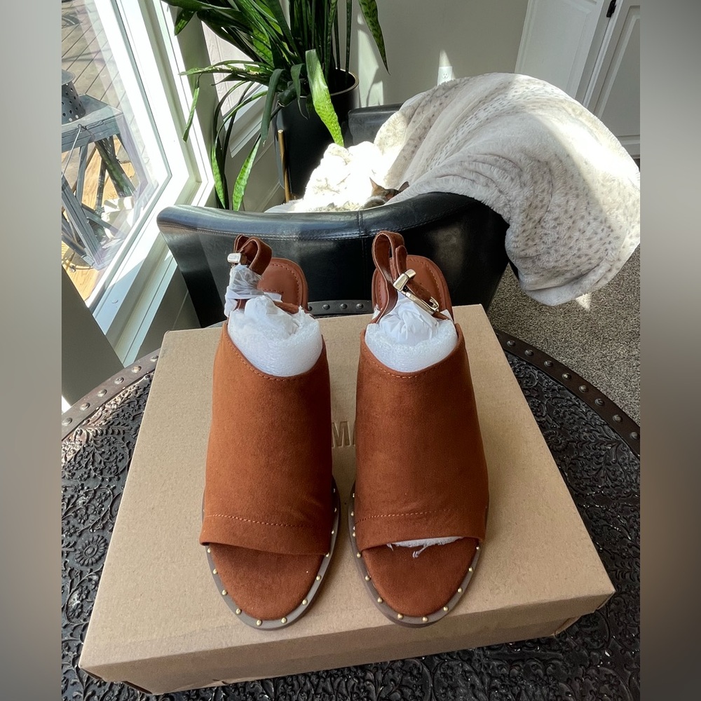 STEVE MADDEN INTERRUPT MULE HEELS IN COGNAC 6.5 - Picture 3 of 5